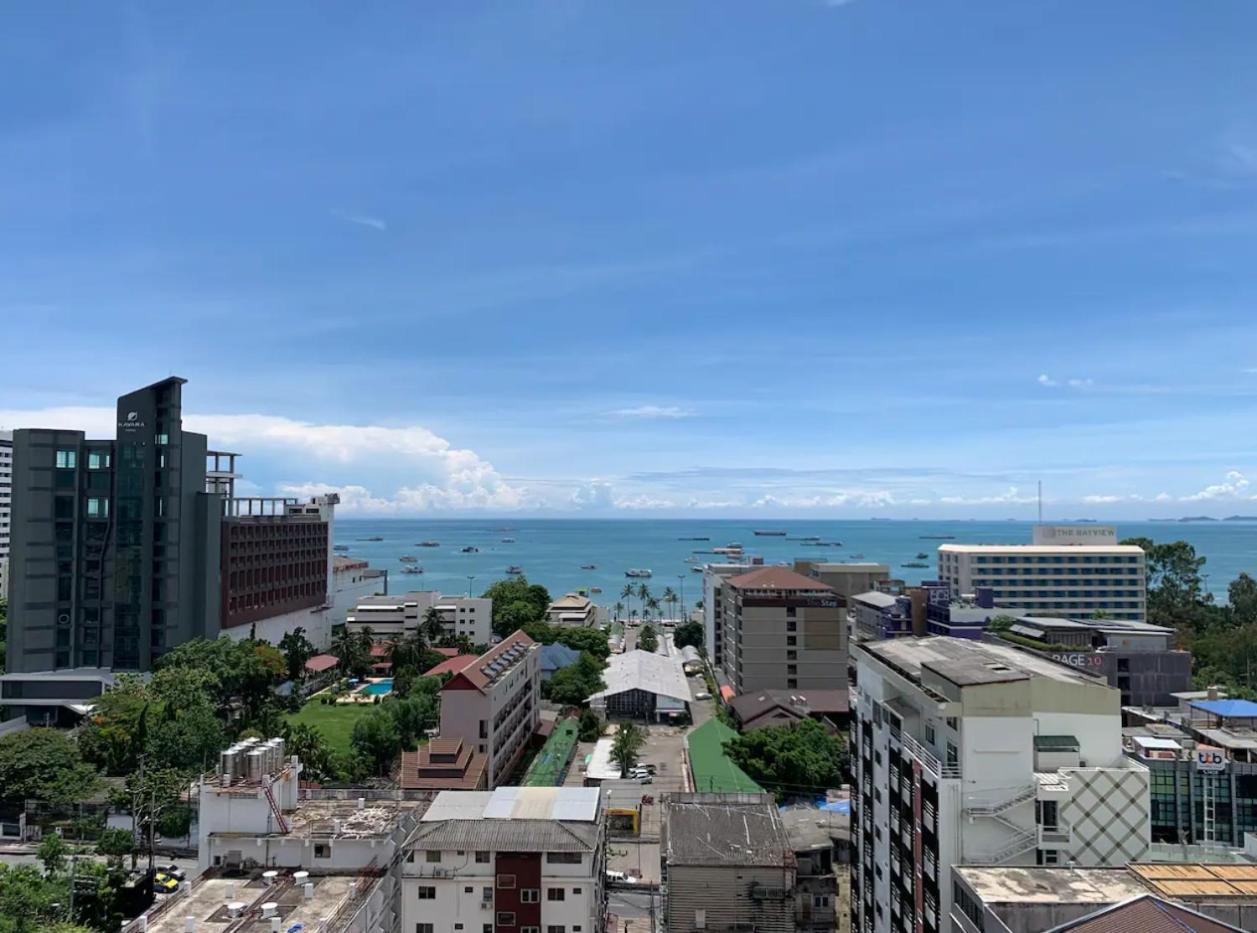芭提雅the Base公寓网红无边泳池 距离海边200多米 步行可到步行街酒吧街商场蒂夫尼人妖秀 Pattaya