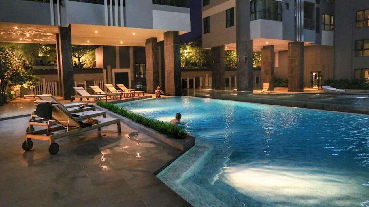 Apartment 芭提雅the Base公寓网红无边泳池 距离海边200多米 步行可到步行街酒吧街商场蒂夫尼人妖秀 *